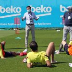 Bartomeu, awaiting the team’s approval for a second salary reduction