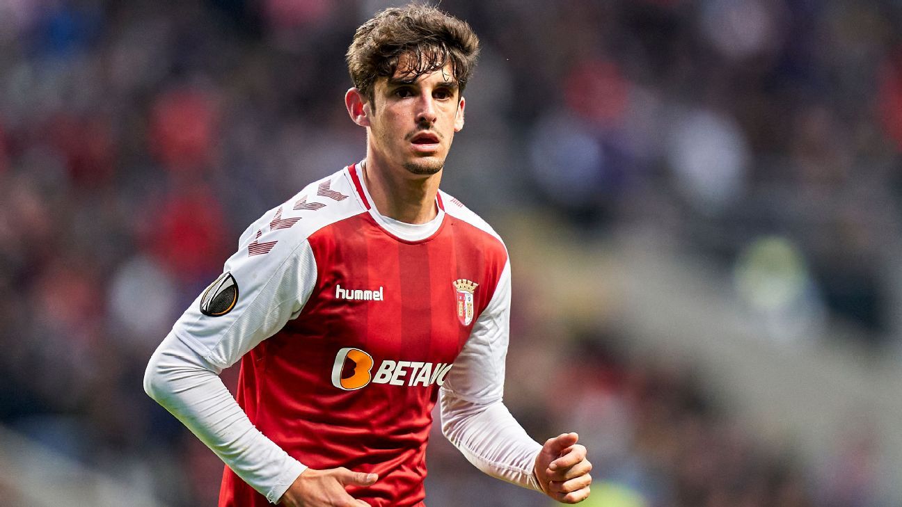 Francisco Trincão during a game with SC Braga at the Europa League. / EFE