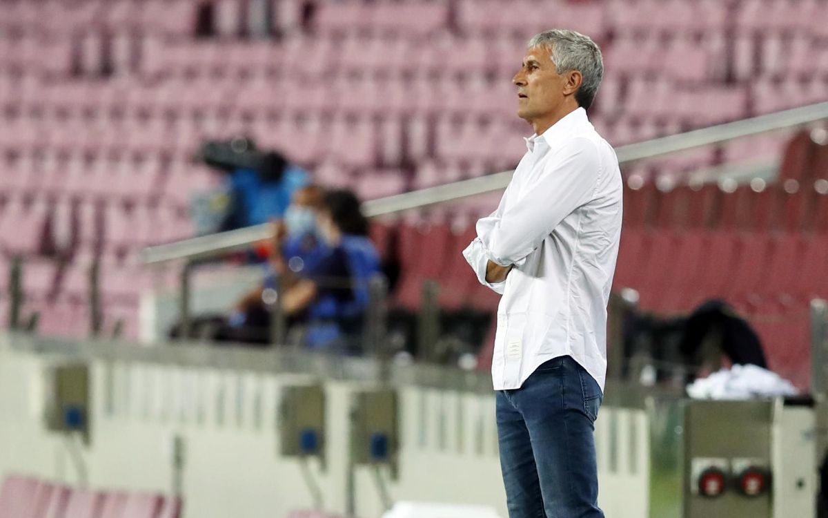 Quique Setién durante el partido ante el Nápoles / MIGUEL RUIZ/FCBARCELONA