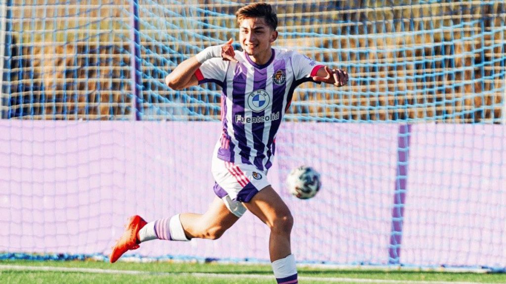 Iván San José with celebrating a goal / SPORT