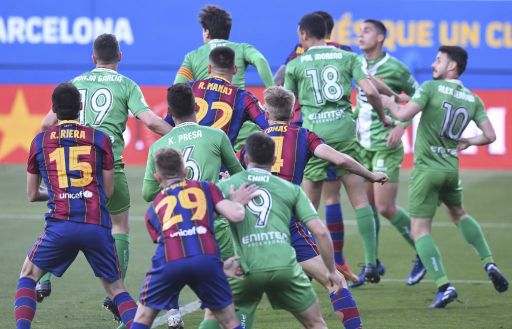 El Cornellà defendió con todo para evitar el gol del B / FC Barcelona B