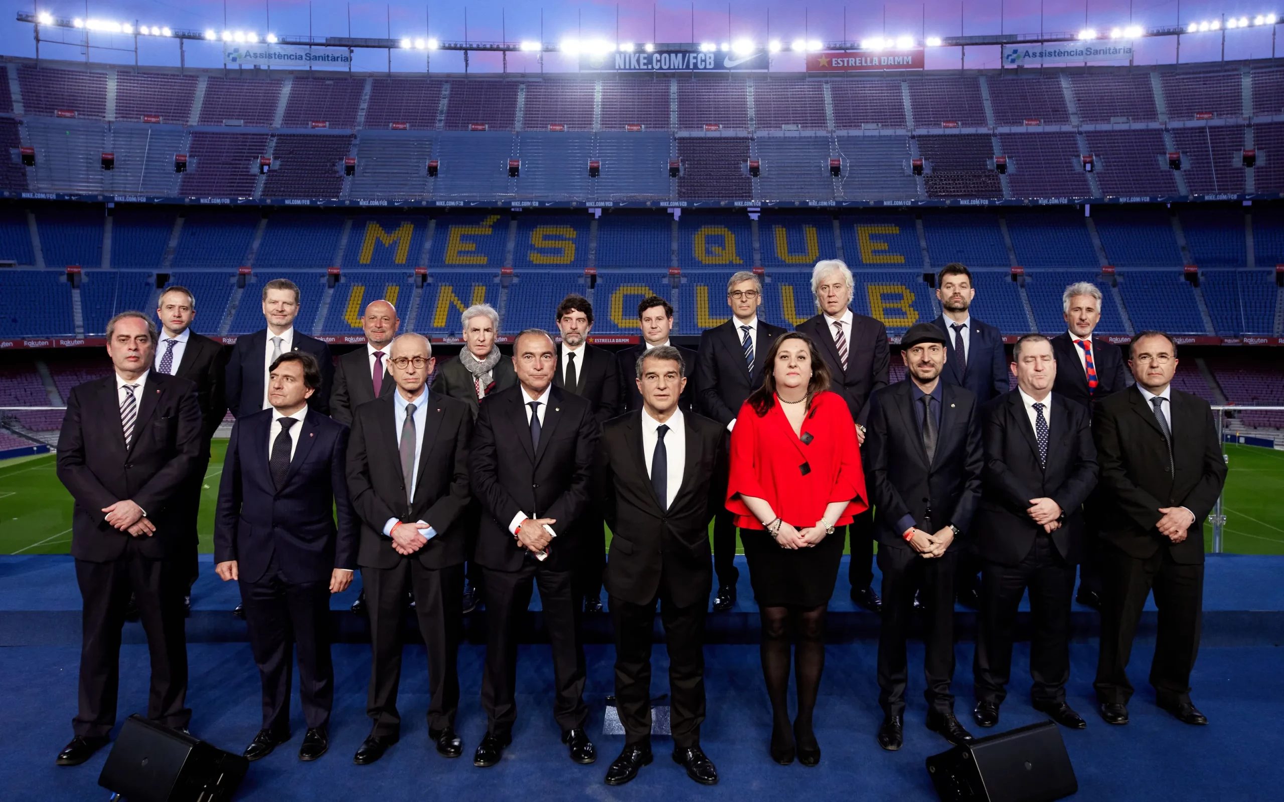 Laporta with his entourage at the Camp Nou/ FC Barcelona