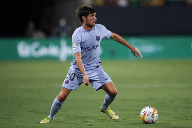 Sergi Roberto in action during the match between Cadiz CF and FC Barcelona/ (Photo by Jose Breton/Pics Action/NurPhoto via Getty Images)