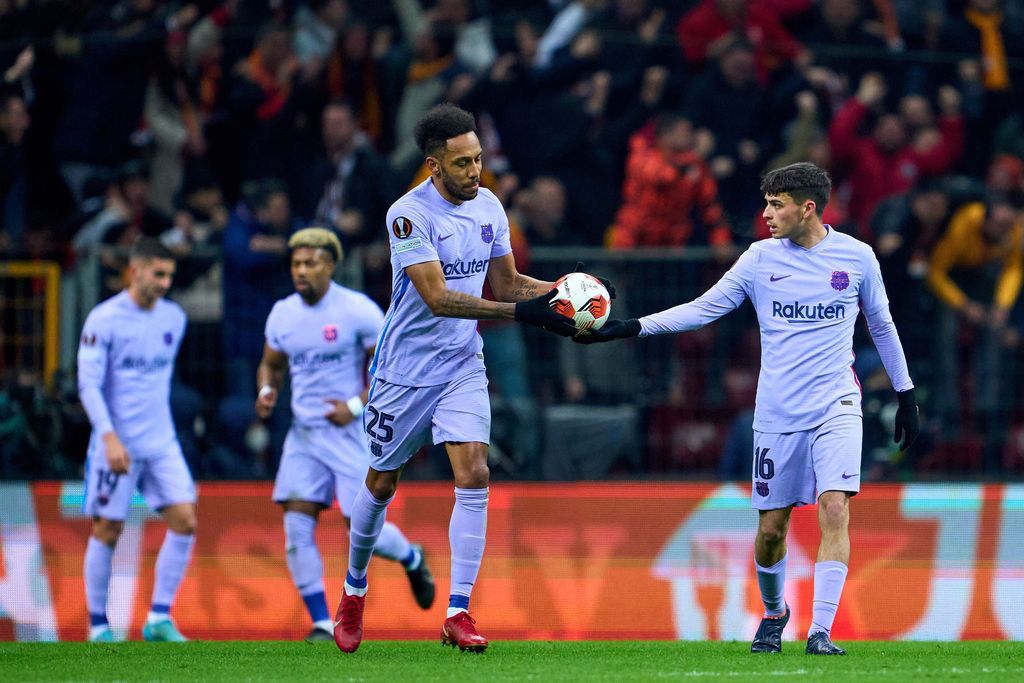 Both goalscorers with the match ball / FC Barcelona