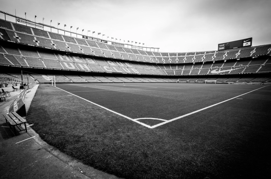 Camp Nou in black and white / Waldemar Wieckowski