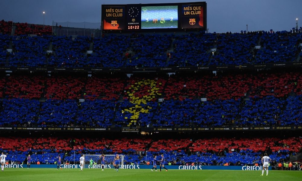 Women's tifo at the world record clásico / FC BARCELONA