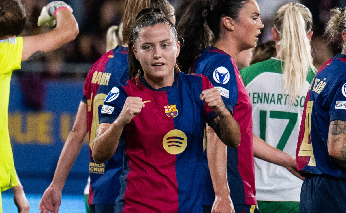 Clàudia Pina celebrates after scoring against Hammarby